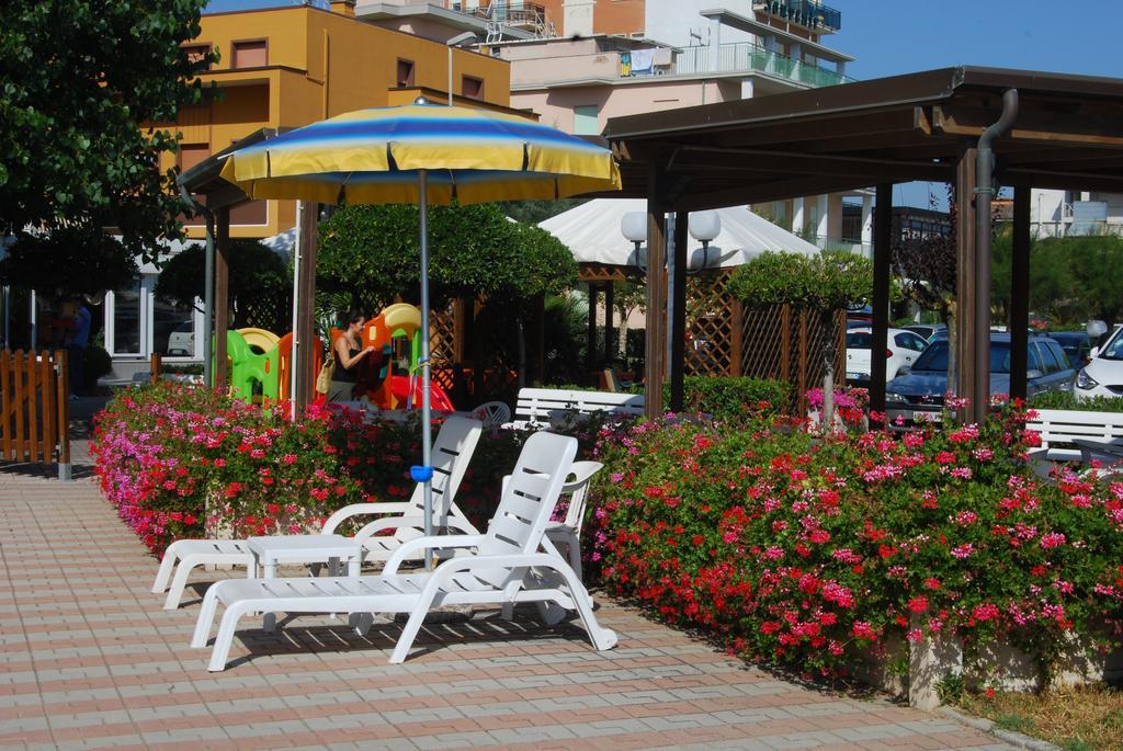 Hotel Perla Senigallia Exterior foto